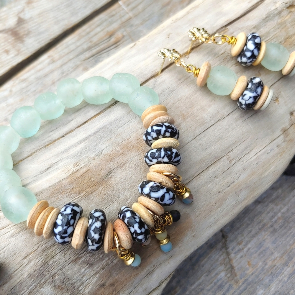 Aquamarine Glass, Ashanti Glass Wooden Essential Oil Diffuser Bracelet